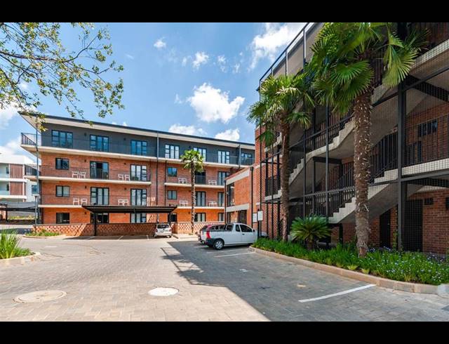 2 BEDROOM APARTMENT FOR SALE IN HYDE PARK